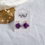 Boucle d’oreille carrée – mauve marbré