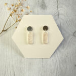 Boucles d’oreilles longues – blanc nacré