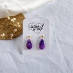 Boucle d’oreille goutte – mauve marbré